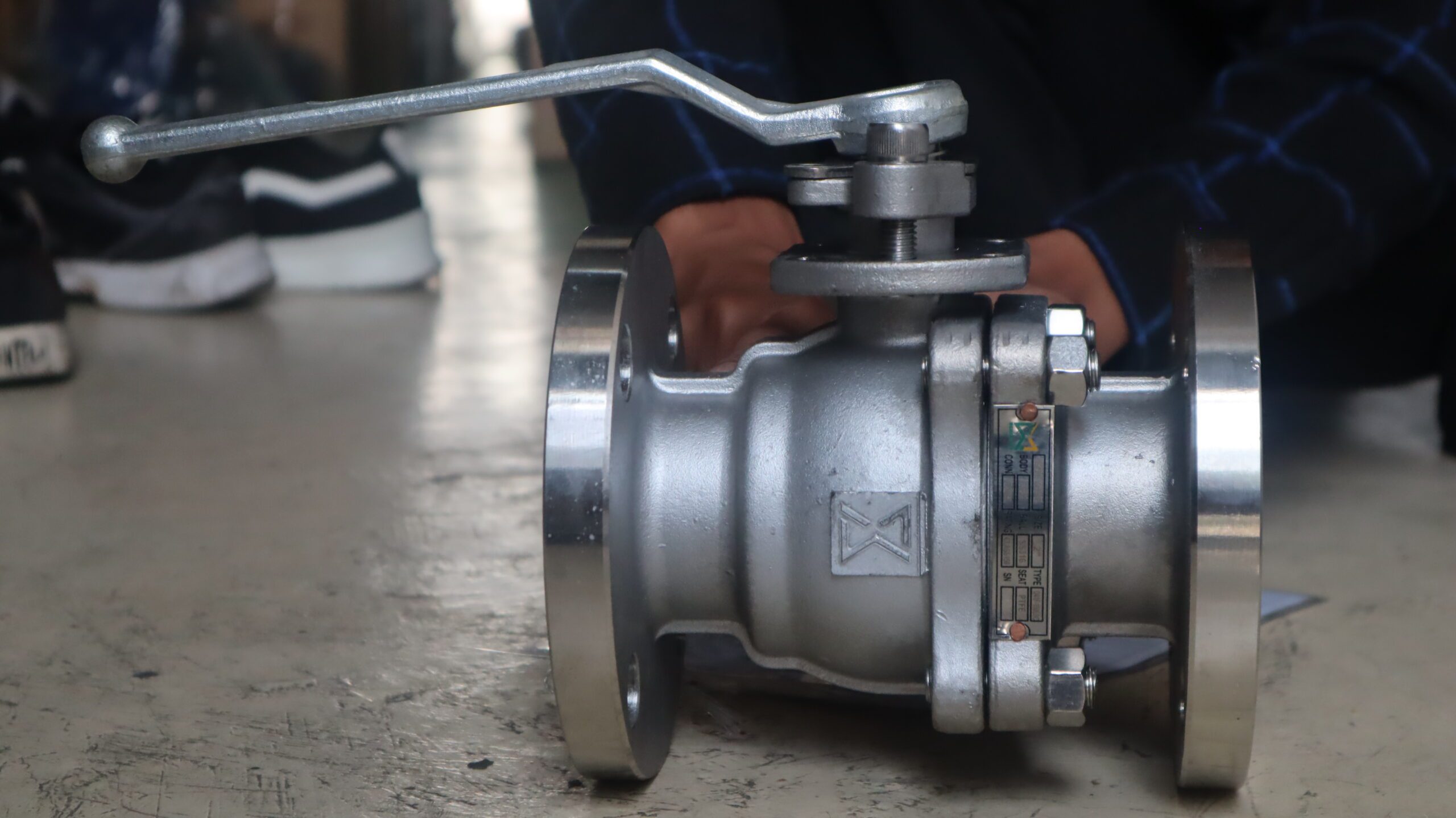 2-Piece Flanged Ball Valve Nameplate Detail