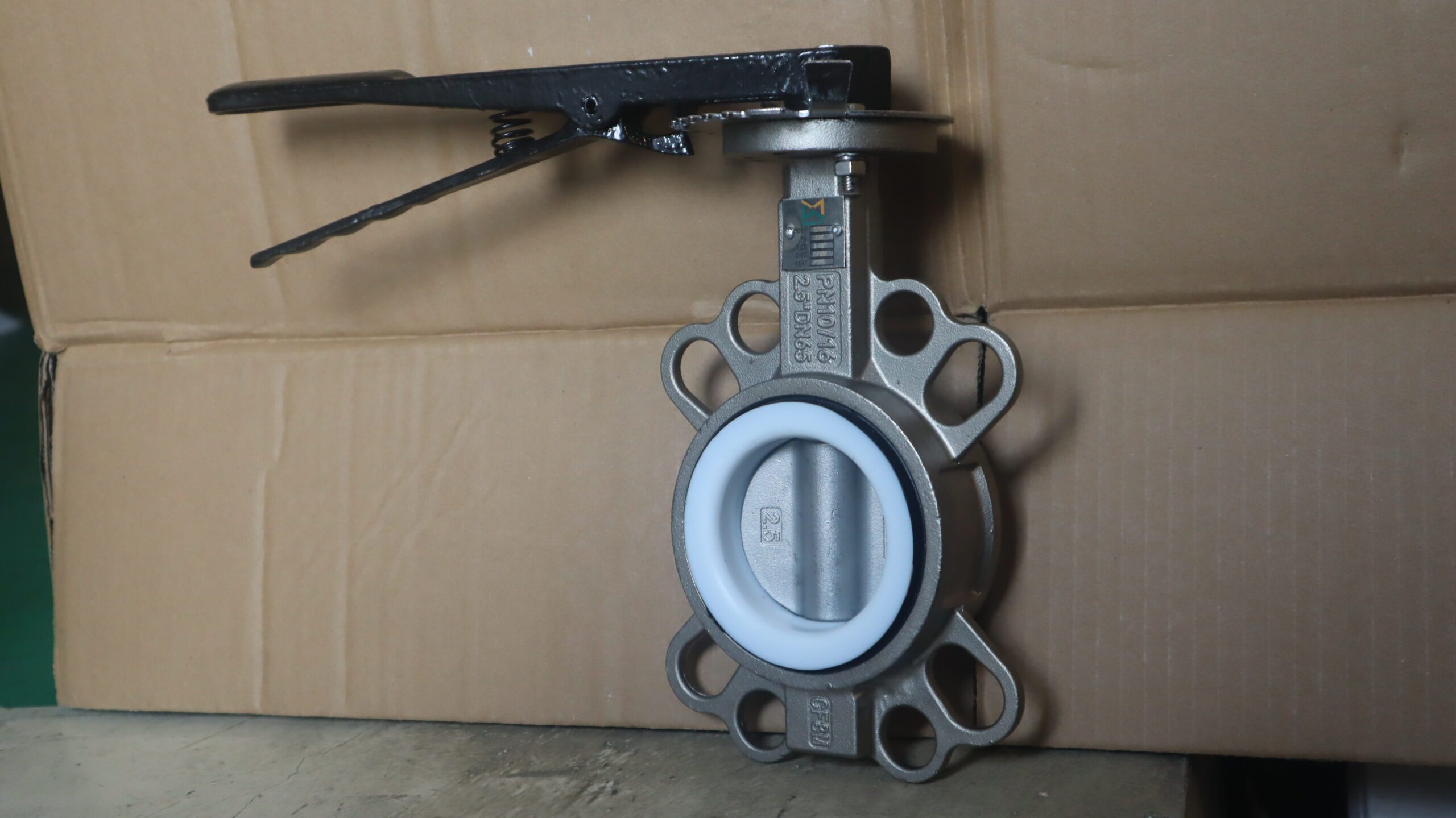 CF8M PTFE Seated Universal Butterfly Valve Nameplate Detail